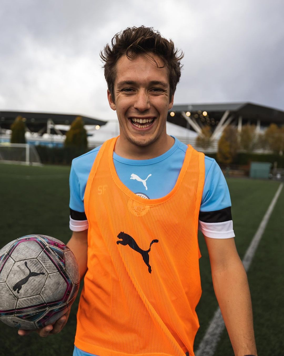 Mirá las fotos de la visita de Fenestraz al City:: Think I’ll stick to the driving   @mancity   @nismo (1).jpg